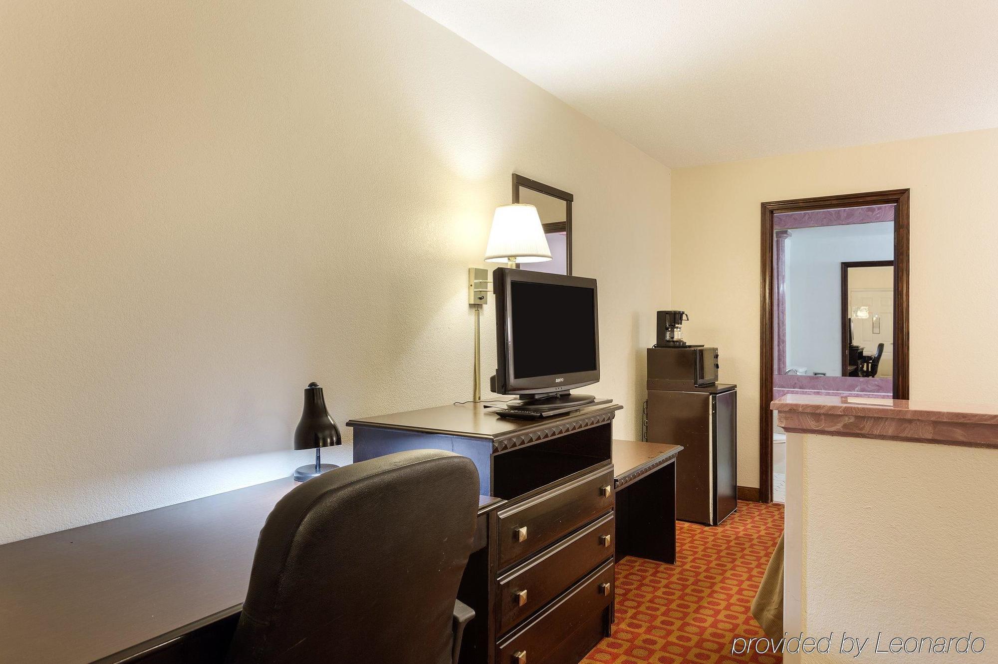 Quality Inn McComb Kültér fotó